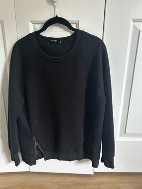 Max Jeans Black Quilted Crewneck Sweatshirt with Hem Zips